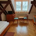 Gaestehaus Einzinger קרמס אן דר דונאו