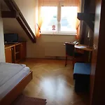 Gaestehaus Einzinger קרמס אן דר דונאו