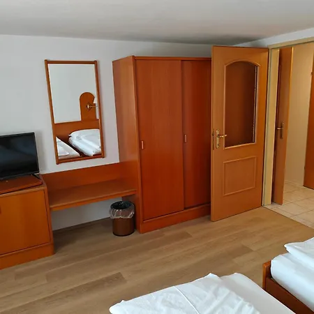 Bed & Breakfast Gaestehaus Einzinger