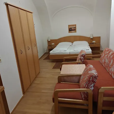 Bed & Breakfast Gaestehaus Einzinger