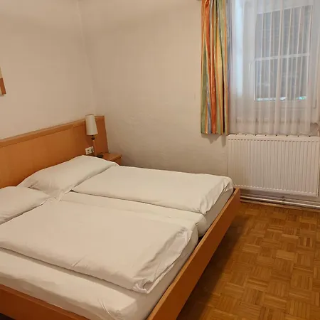 Bed and Breakfast Gaestehaus Einzinger