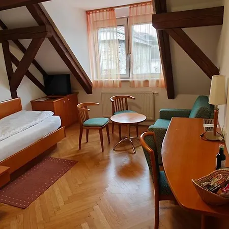 Bed & Breakfast Gaestehaus Einzinger 3*