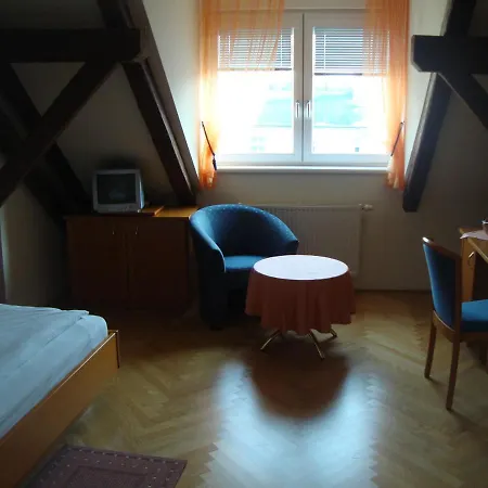 Bed & Breakfast Gaestehaus Einzinger *