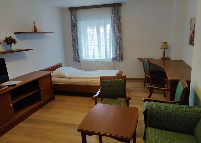 Gaestehaus Einzinger Bed & Breakfast 3*