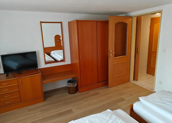 Bed & Breakfast Gaestehaus Einzinger