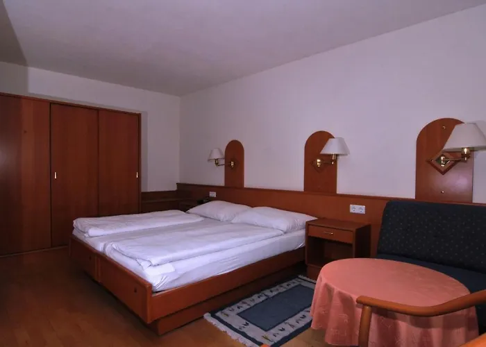 Gaestehaus Einzinger Bed & Breakfast 3*